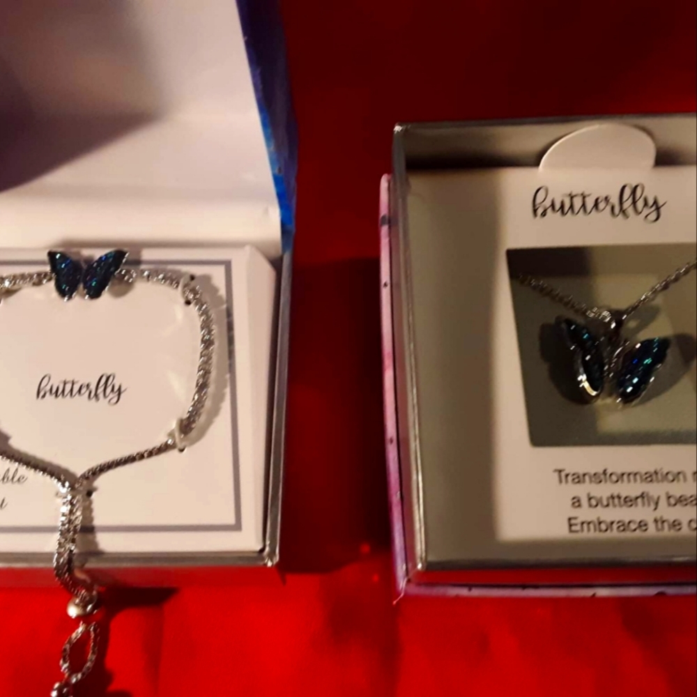 Girls bracelet and necklace